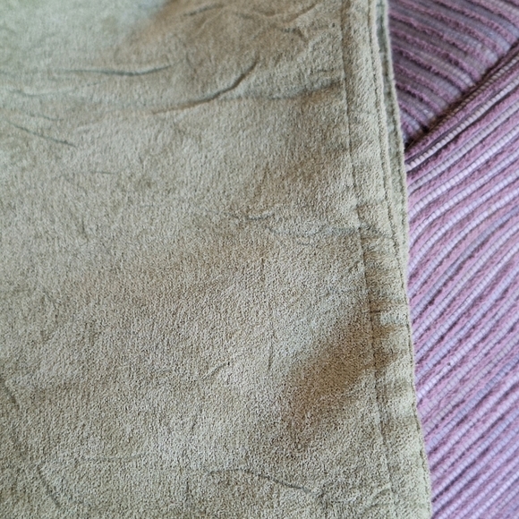 RQT Ultra Suede Top SzXL Long Sleeve 3 Button Closure Sage Green Polyester NWOT - Picture 8 of 9